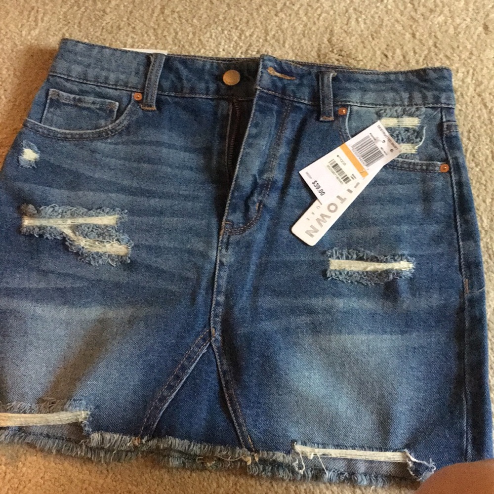 Macy’s new with tags jean skirt size 7/28